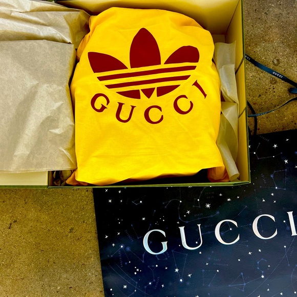 Adidas x Gucci collection, this backpack features the Gucci Trefoil print. - Picture 3 of 8